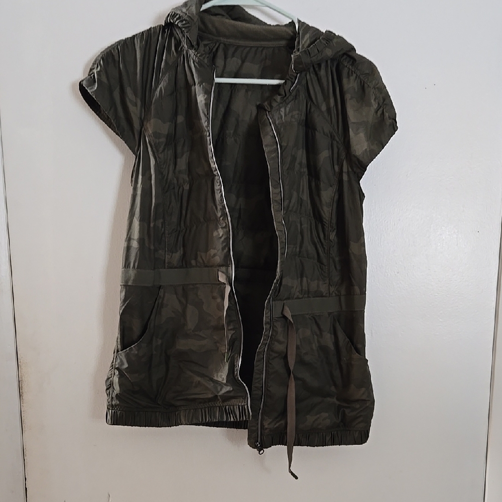 Lululemon Camouflage Hooded Vest
